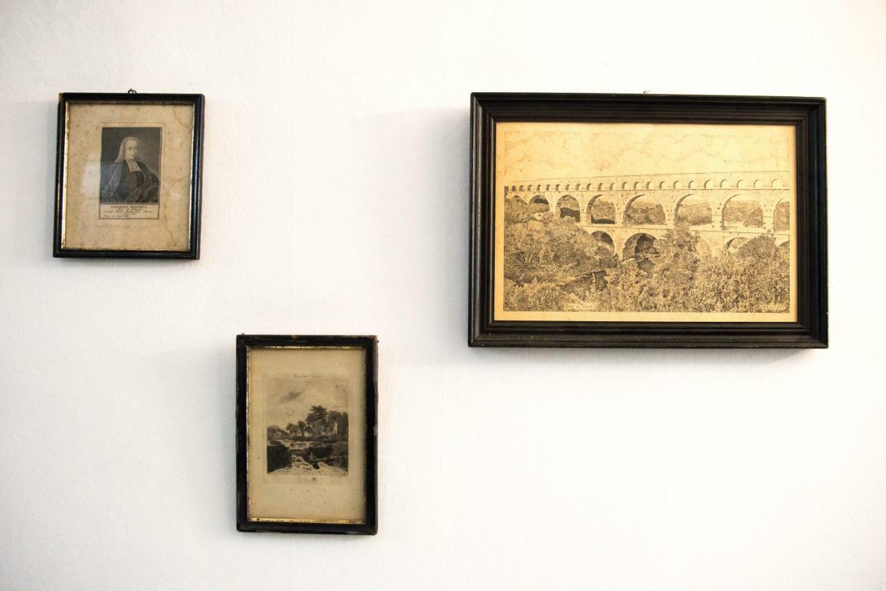 Les Suites Du 17 Aigues-Mortes Bagian luar foto