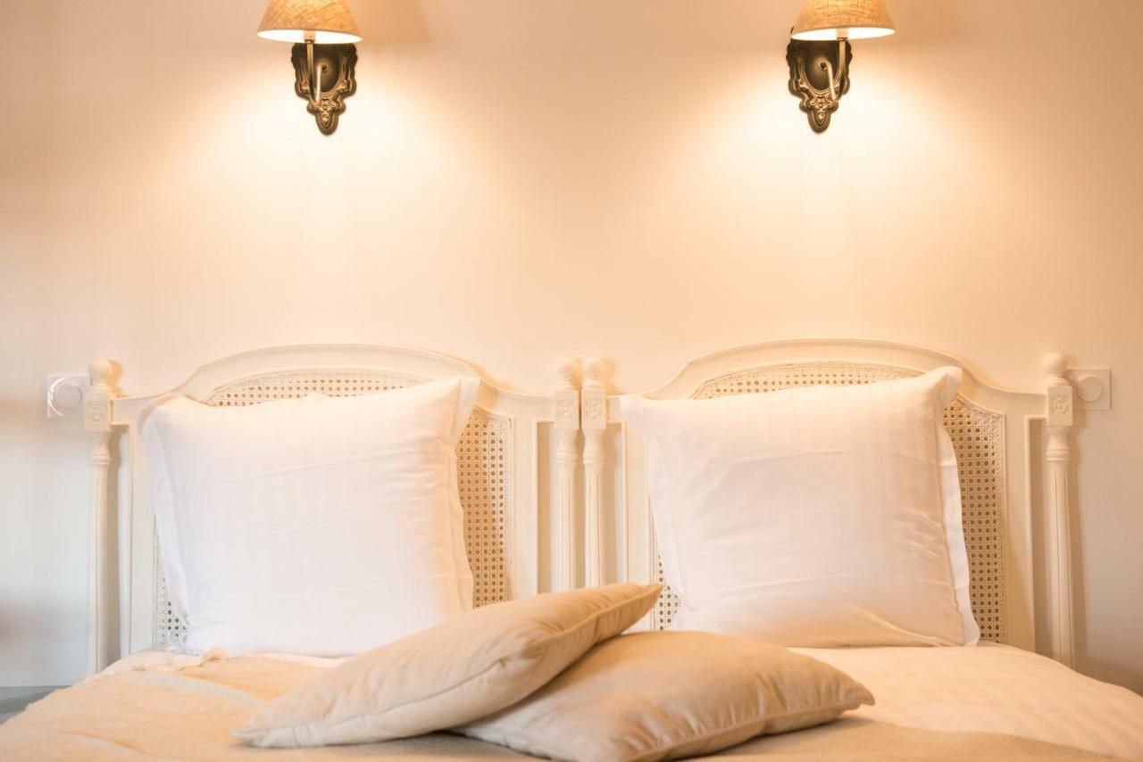 Les Suites Du 17 Aigues-Mortes Ruang foto